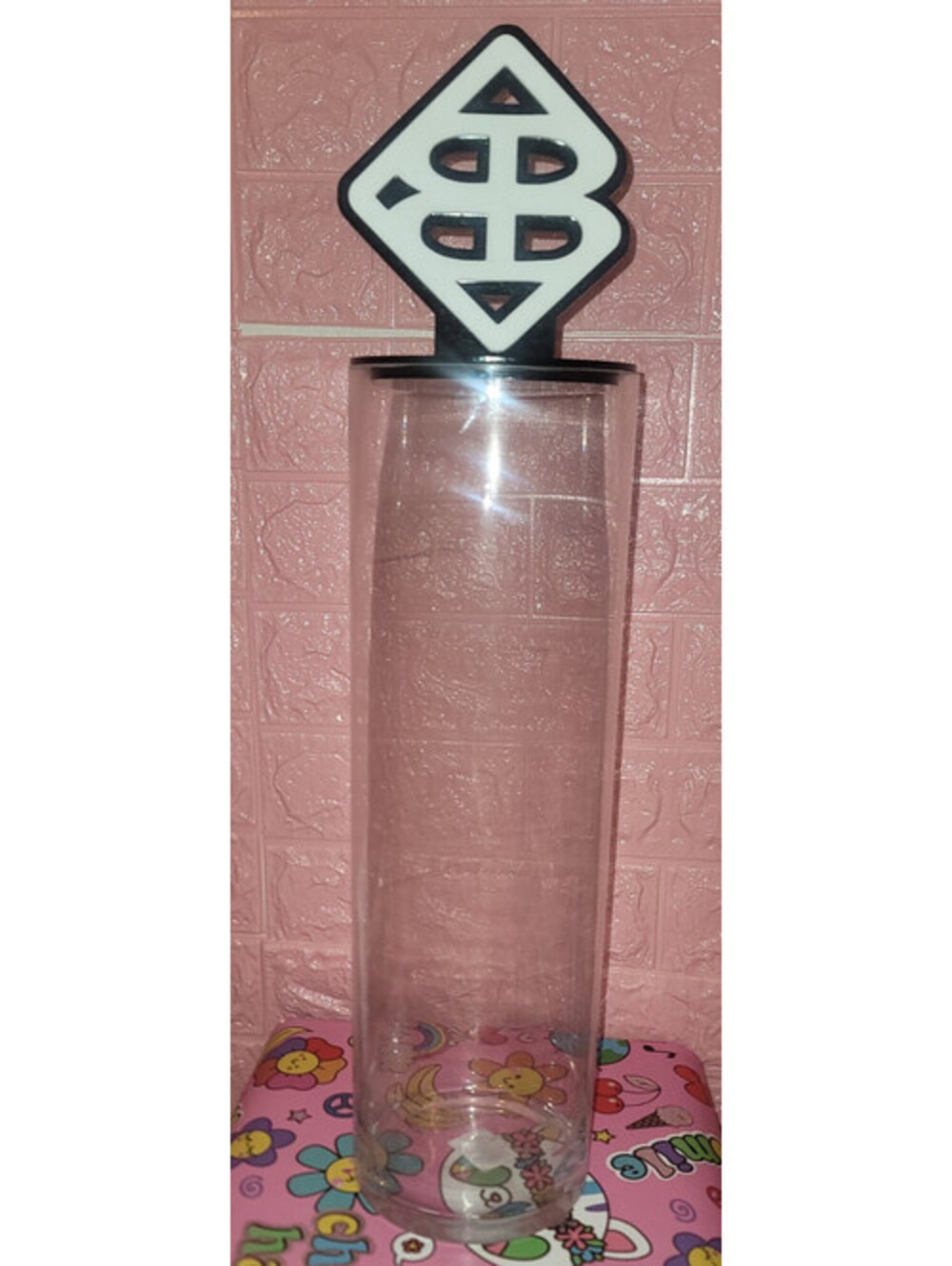 BRIANNA CANNON 16" HEADBAND GLASS DISPLAY WITH LOGO TOP